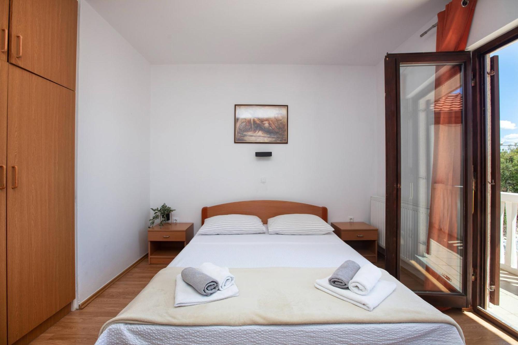 Apartments By The Sea Tisno, Murter - 812 Номер фото