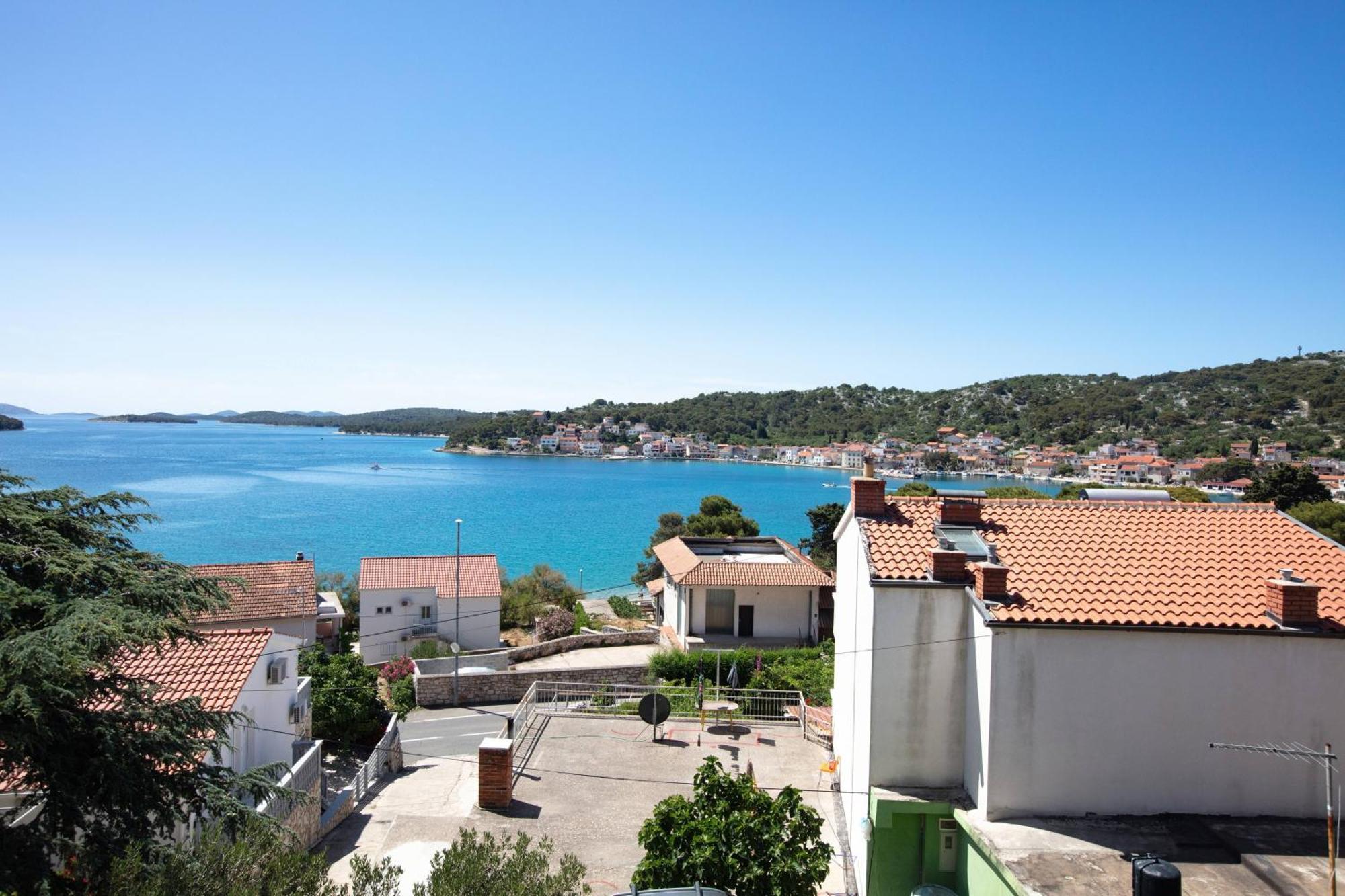 Apartments By The Sea Tisno, Murter - 812 Екстер'єр фото